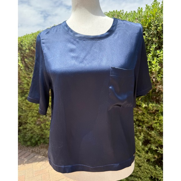 cozy earth Tops - Cozy Earth Womens Navy Blue 100% Silk Satin Short‎ Sleeve Pocket Tee Top Small